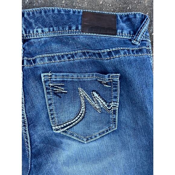 Maurices mid rise bootcut jeans plus size 18x30.5 - Picture 3 of 4